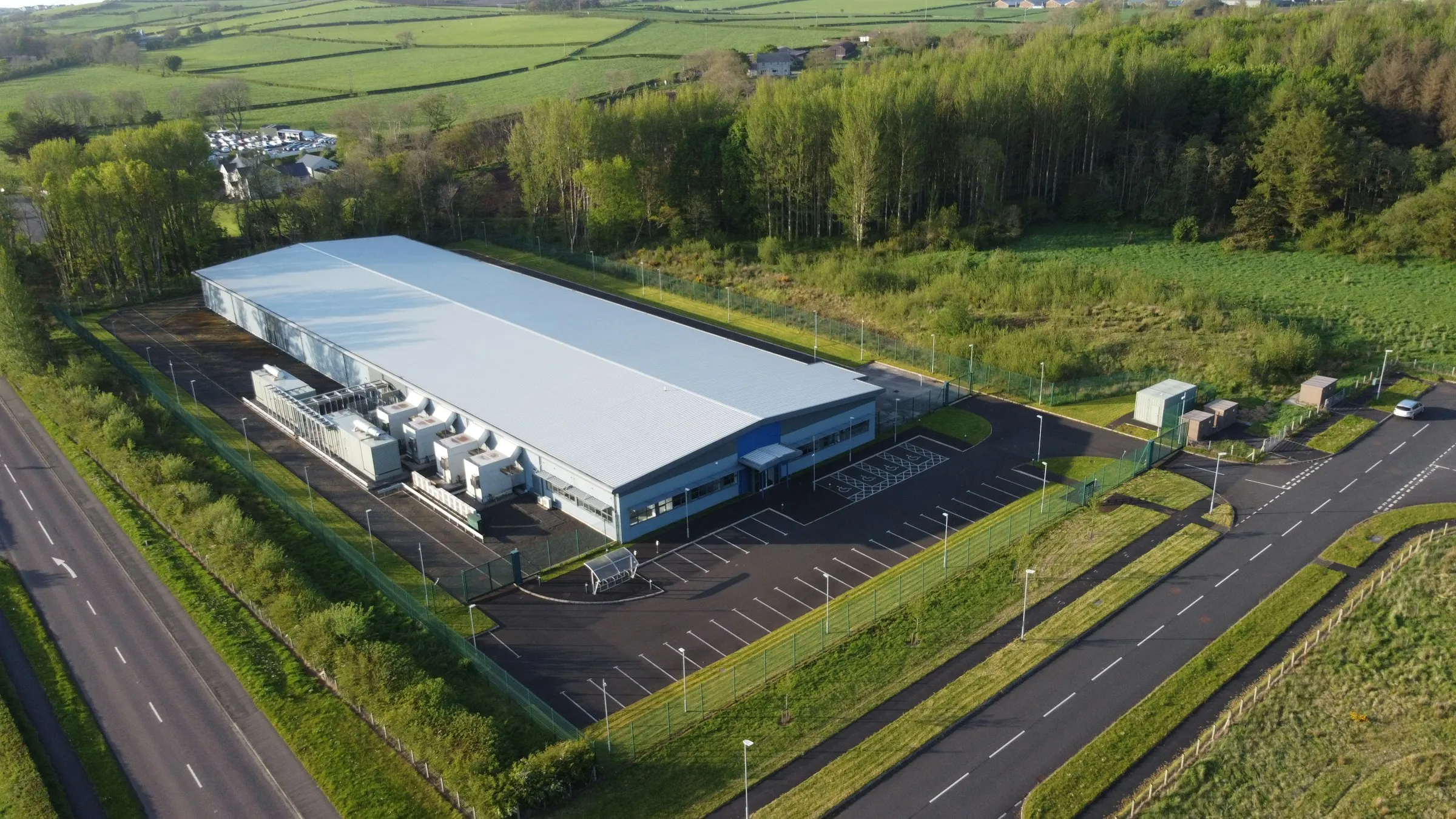 Datacenteranläggning i ett nordiskt landskap